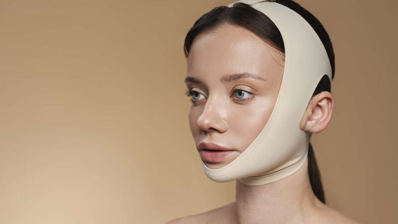 Бандаж для подтяжки лица: маркетинг или рабочая вещь
