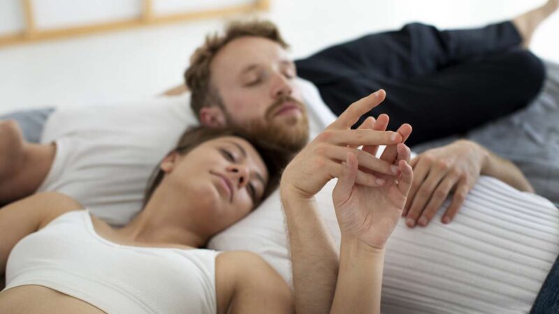 Секс по расписанию: психолог назвала преимущество планирования близости в длительном браке