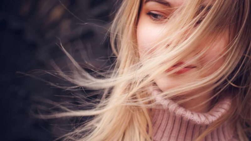 Витаминный ремонт: формулы, которые спасают волосы зимой