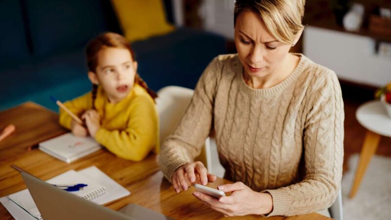 Активист, скептик или вялый наблюдатель: а какой вы родитель в школьном чате