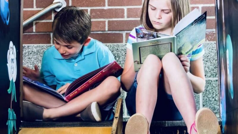 Книга вместо гаджета: как привить ребенку вкус к чтению без принуждения