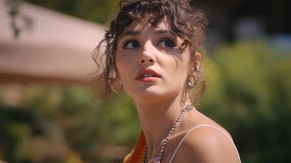 Перед таким не устоит даже Серкан Болат: повторяем макияж Эды из «Постучись в мою дверь» (для лета он просто супер)