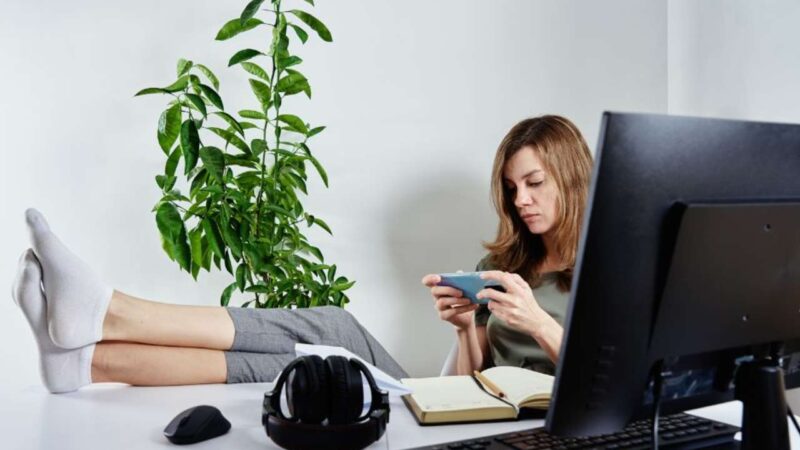 Сами вы лентяи: 5 способов победить прокрастинацию и не стать лузером в карьере