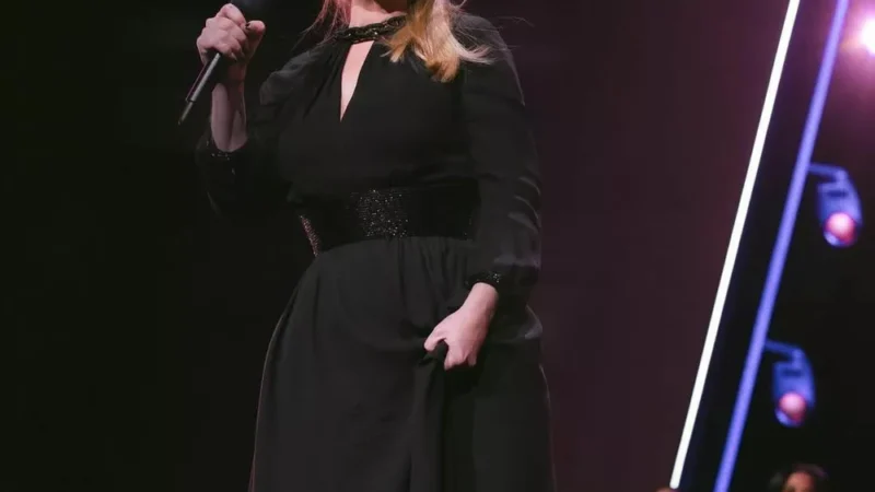 Адель дебютирует в кино — кого сыграет звезда