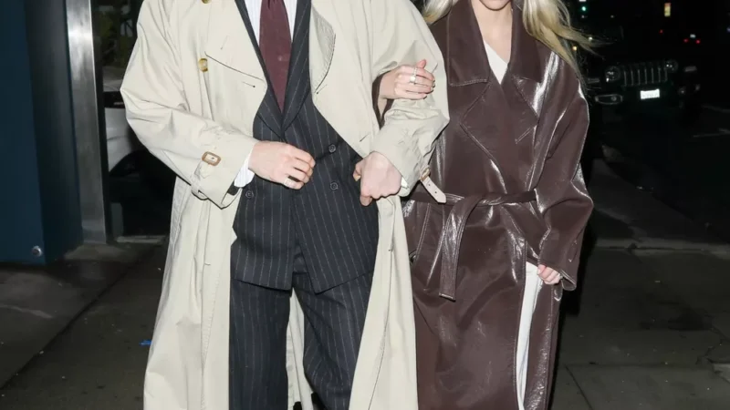 Аня Тейлор-Джой с мужем сходили на день рождения подруги в парных аутфитах