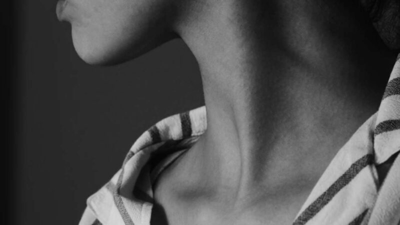 А по шее: уход за этой частью тела в холодное время года, 5 неочевидных правил