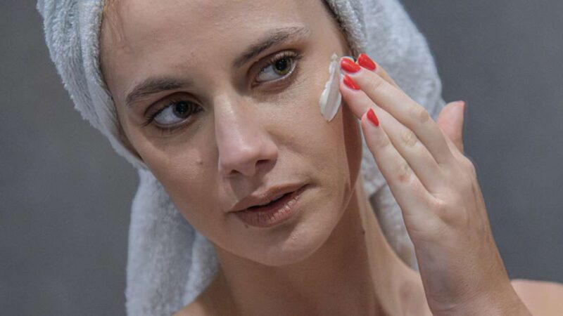 Сила пептидов и ретинола: эффективные пары для ухода за зрелой кожей осенью