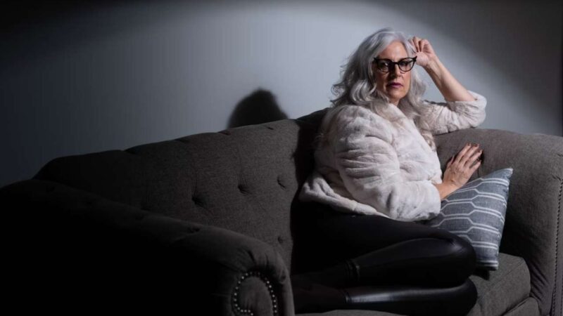 Не потерять бы в серебре: 5 секретов парикмахера по уходу за сединой