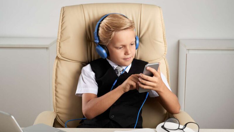 Не для мозга и нервной системы: врач озвучила скрытую опасность гаджетов для детей