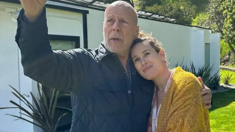 Дочь Брюса Уиллиса поделилась новостями о самочувствии угасающего отца