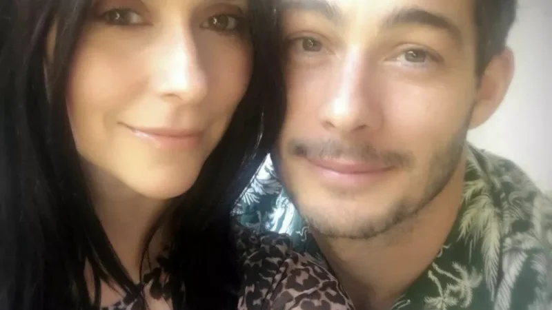 Дженнифер Лав Хьюитт поделилась редкими снимками с мужем