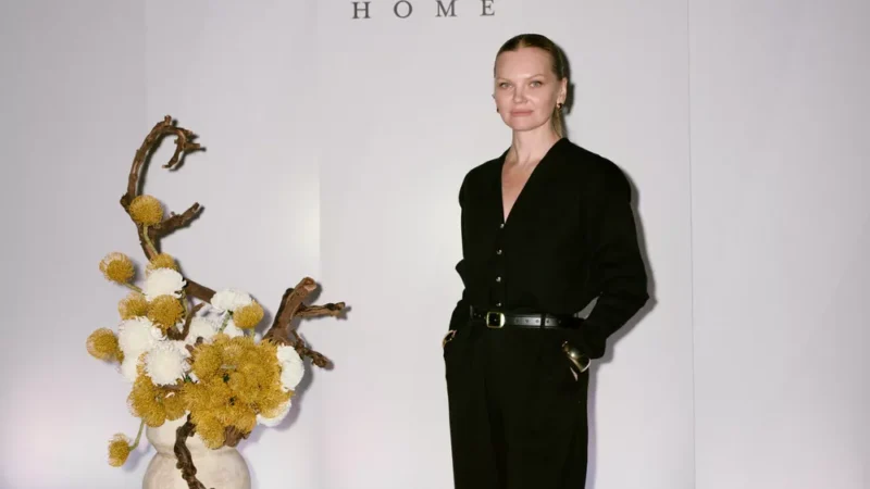 Елена Кулецкая и другие знаменитости на открытии мебельного универмага