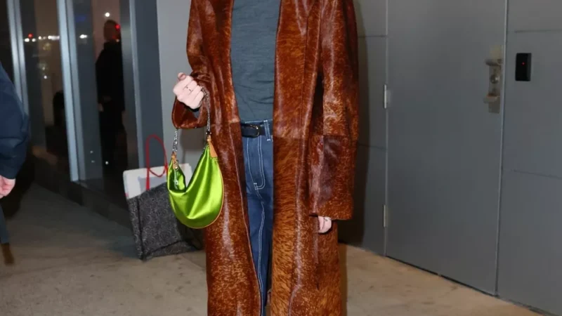 Как интегрировать салатовый в зимний гардероб – показывает Лили Рейнхарт из «Ривердэйла»