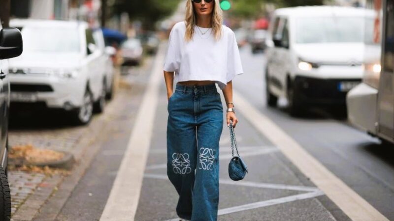 Модные женские джинсы 2024