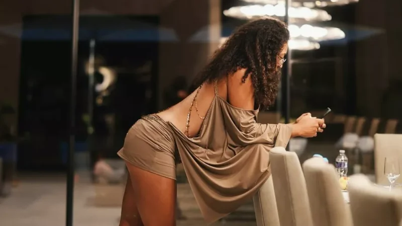 Теннисистка Наоми Осака выложила фото в экстремально откровенном наряде