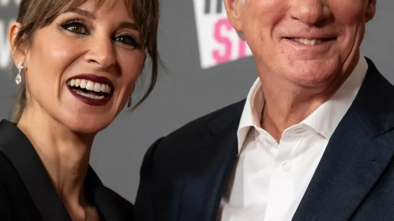 Ричард Гир с женой Алехандрой на кинопремьере в Мадриде