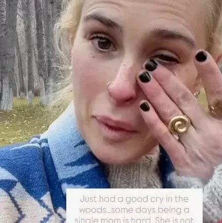 Румер Уиллис со слезами на глазах высказалась о материнских тяготах