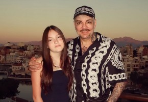 Киркоров подарил дочери лимитированные кеды за более чем 120 тысяч рублей