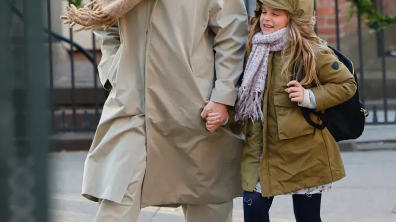 Брэдли Купер гуляет по Нью-Йорку с дочкой от Ирины Шейк