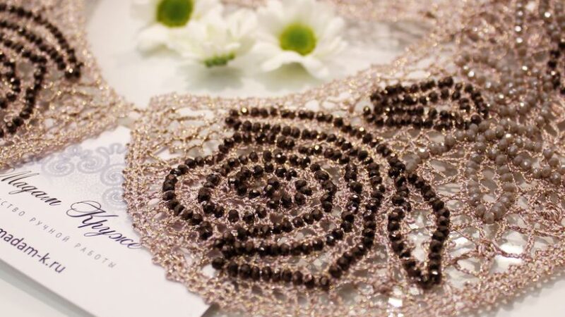 Следуя за нитью