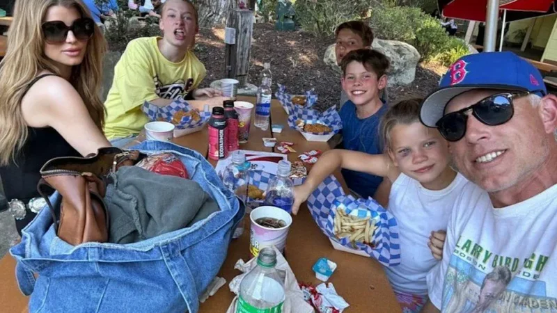 Джессика Симпсон прокомментировала слухи о воссоединении с мужем