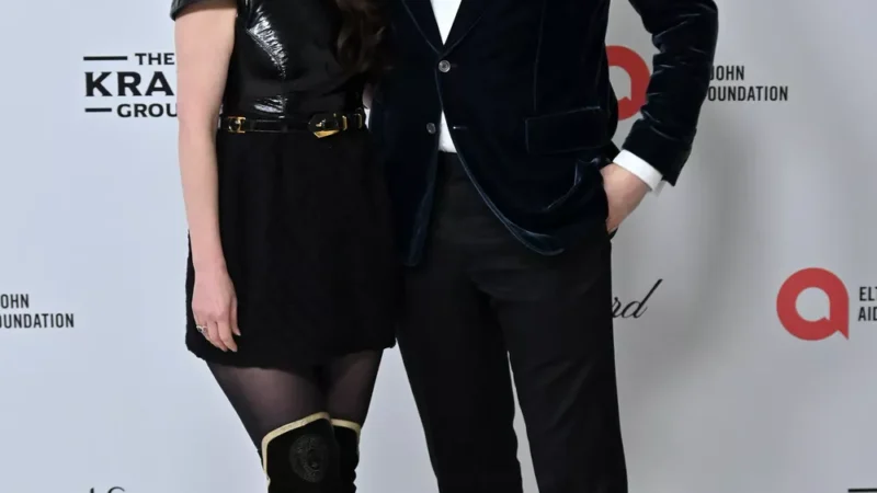 Зои Дешанель поделилась свадебными планами